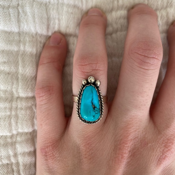 SOLD Vintage Turquoise Ring - Picture 2 of 4